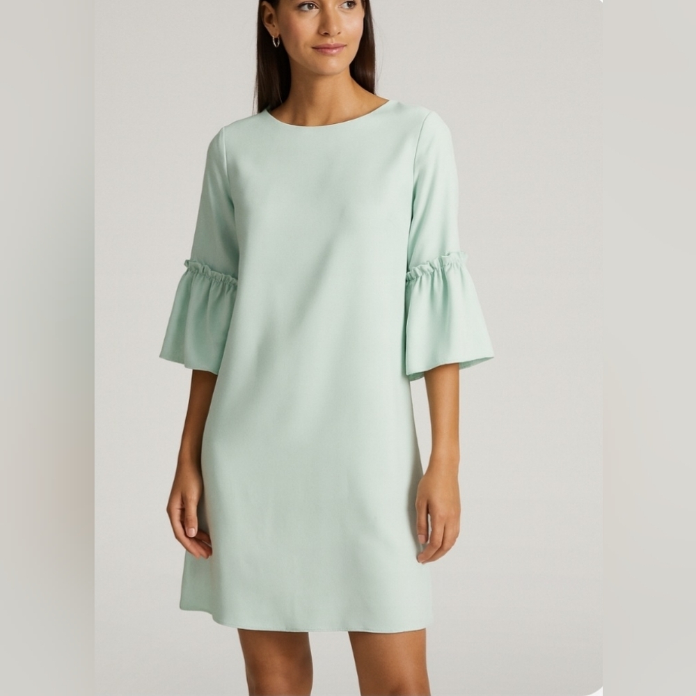 Pretty Dress with Bell Sleeves. Size M. Like New. European.
